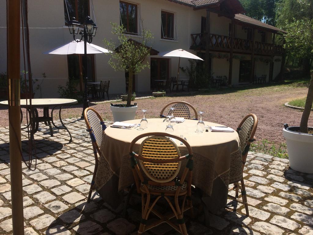 La Ferme Aux Biches Bed and Breakfast Commelle-Vernay Buitenkant foto