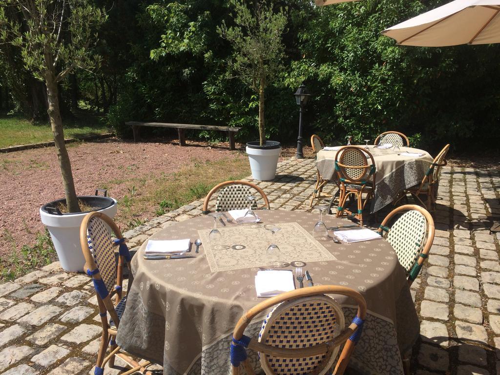 La Ferme Aux Biches Bed and Breakfast Commelle-Vernay Buitenkant foto