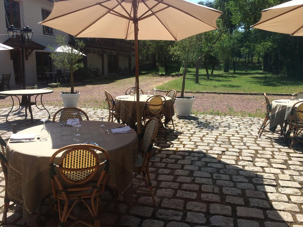 La Ferme Aux Biches Bed and Breakfast Commelle-Vernay Buitenkant foto